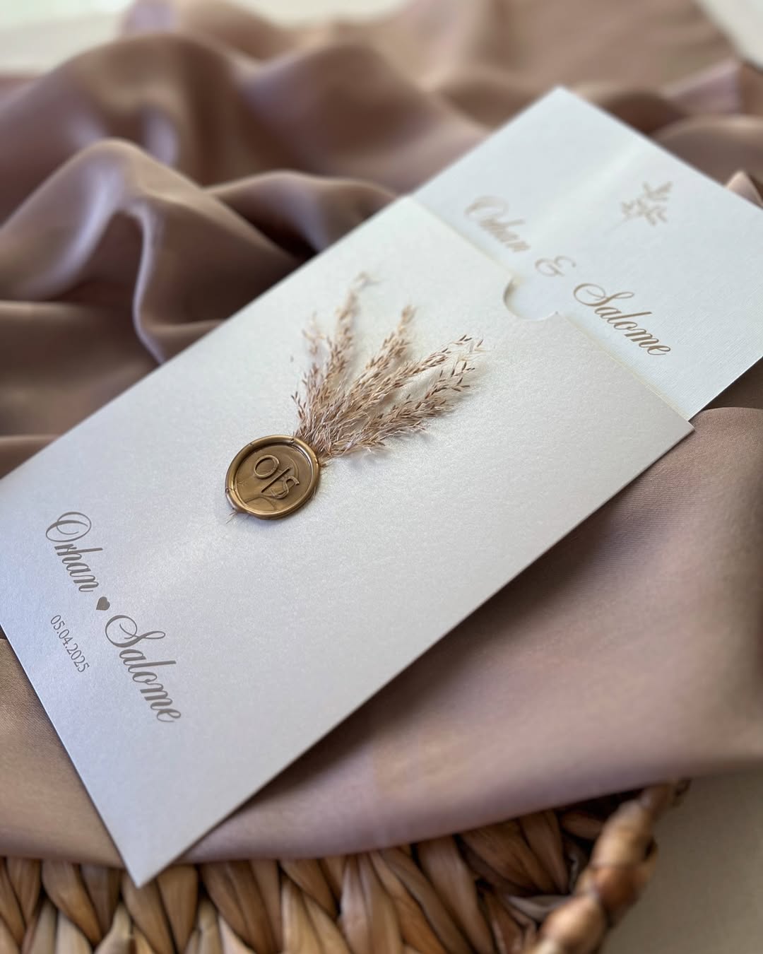 💌 Beautiful Wedding Invitation with Elegant Envelope