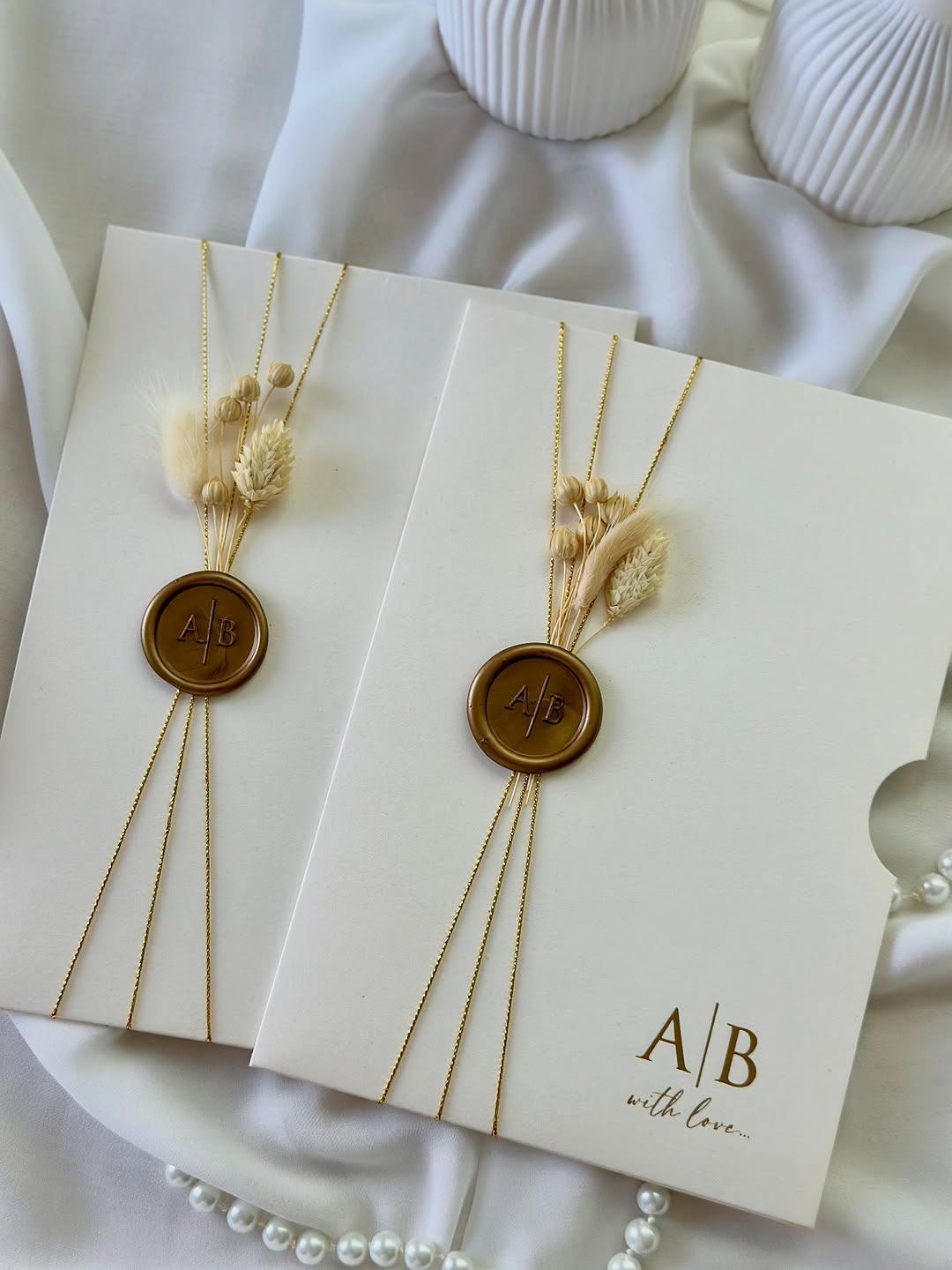 💌 Transparent acrylic invitation with gold printing