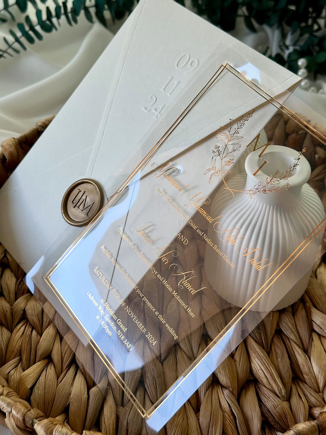 💌 Transparent acrylic invitation