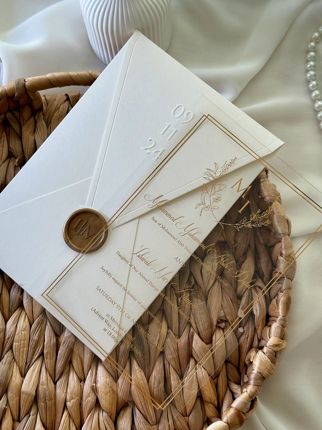 💌 Transparent acrylic invitation
